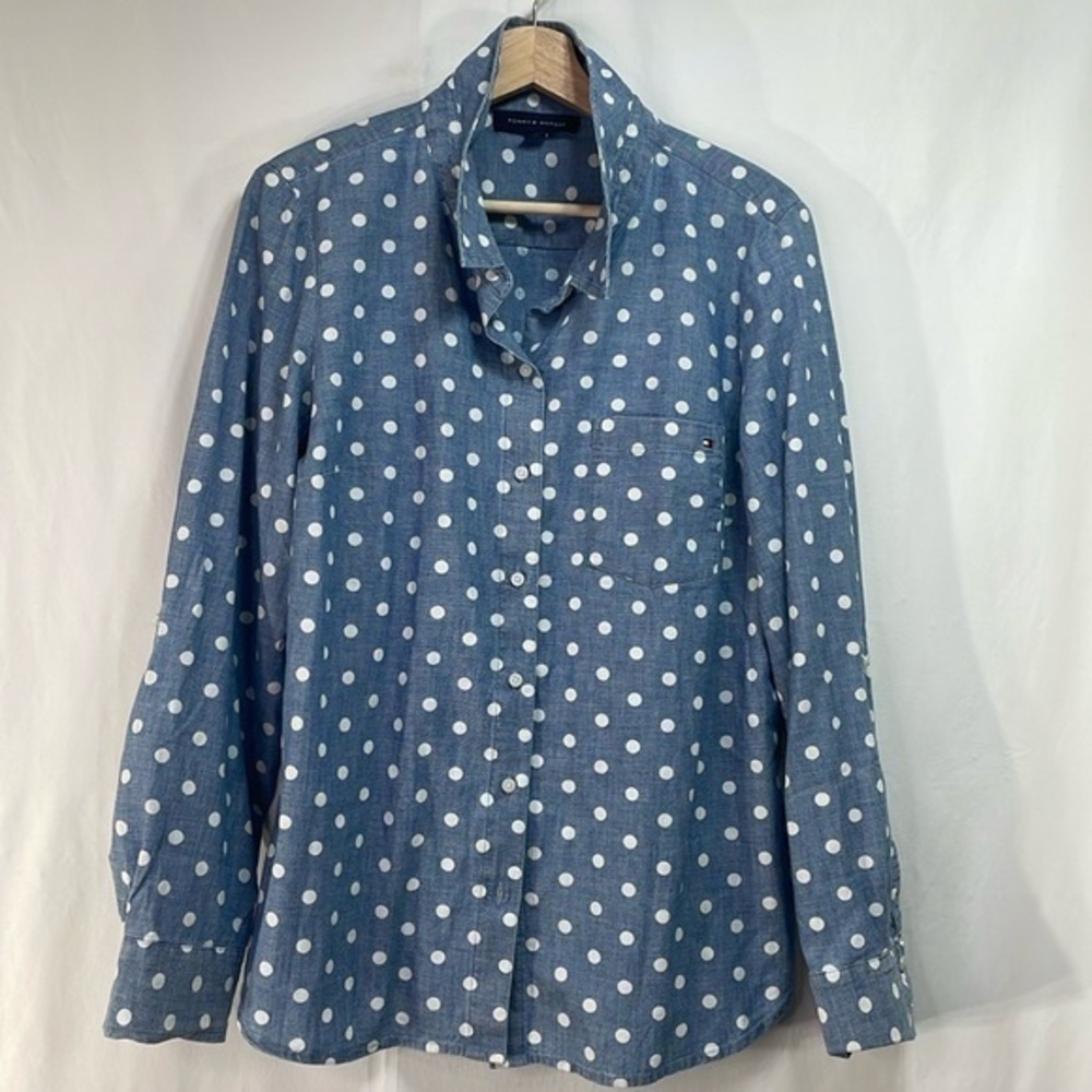 👑 Tommy Hilfiger blue chambray, long sleeve blouse with white polkadots